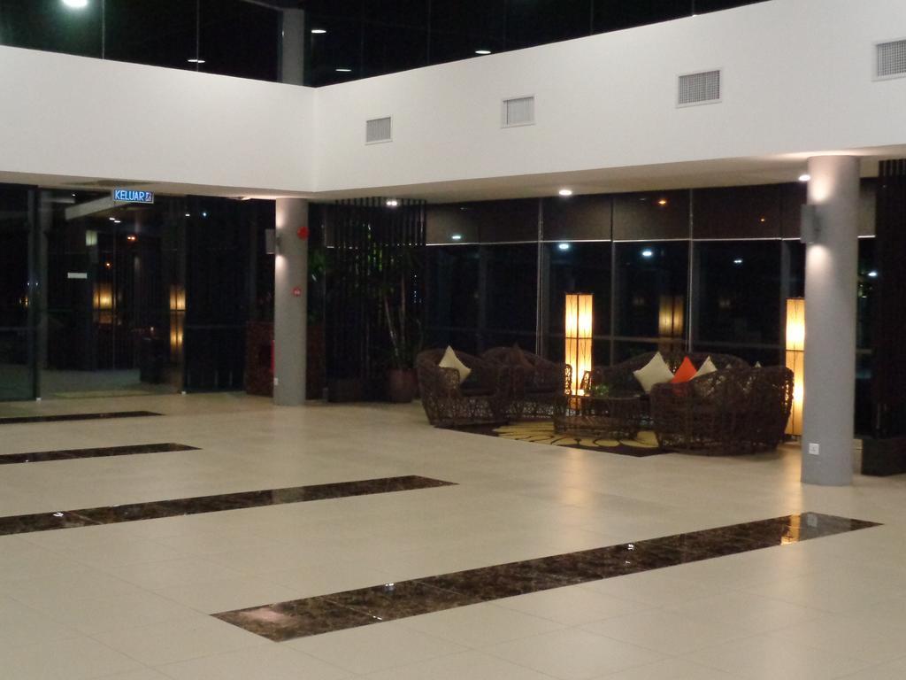Samalaju Resort Hotel Бинтулу Экстерьер фото