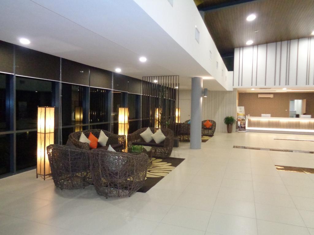 Samalaju Resort Hotel Бинтулу Экстерьер фото