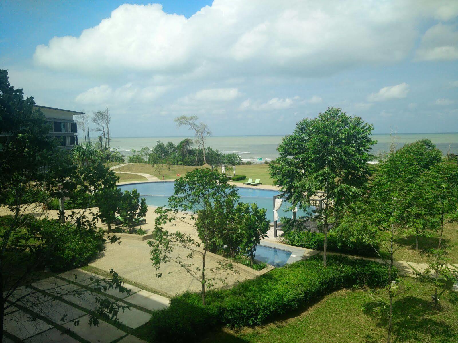 Samalaju Resort Hotel Бинтулу Экстерьер фото