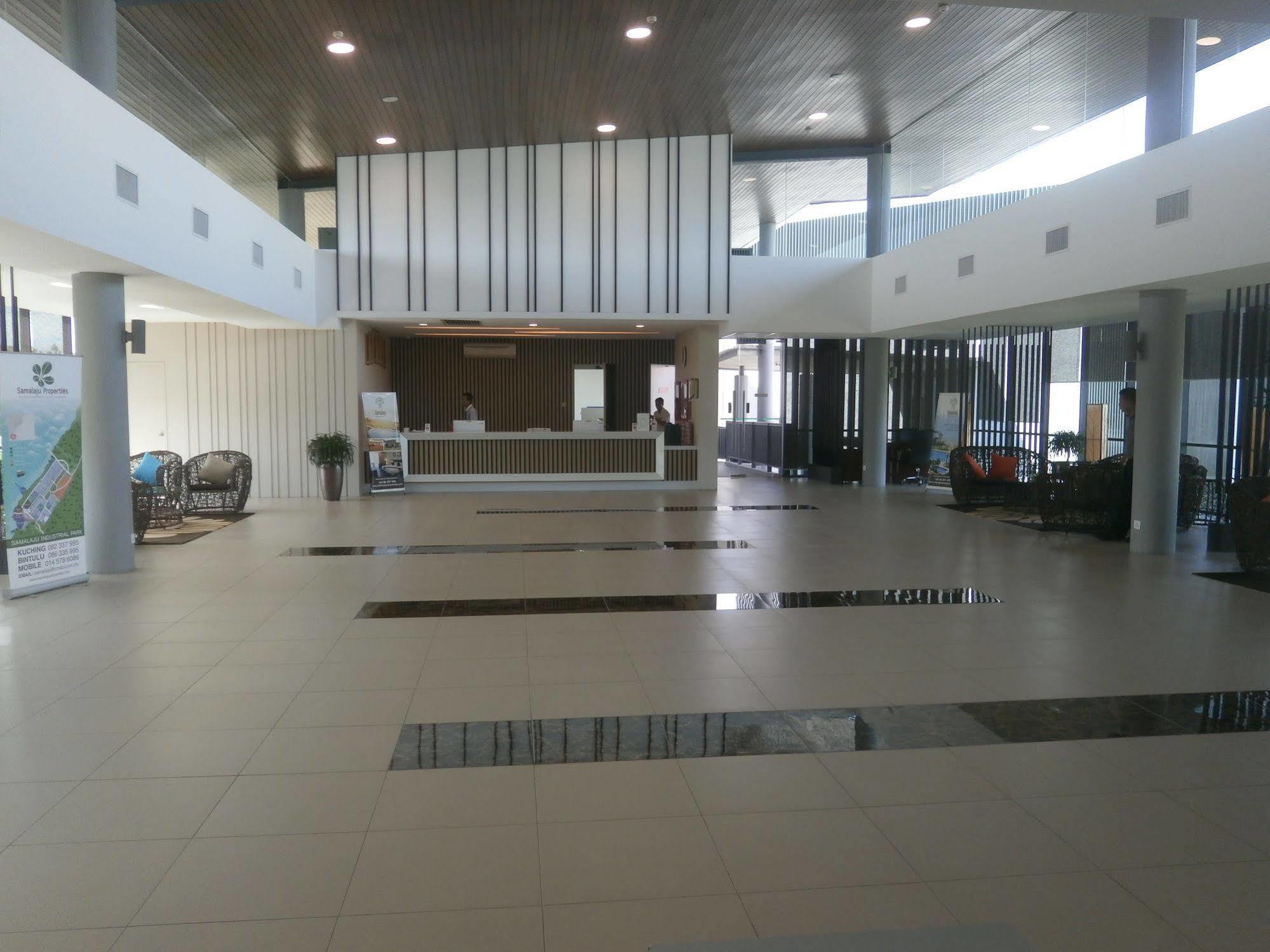 Samalaju Resort Hotel Бинтулу Экстерьер фото