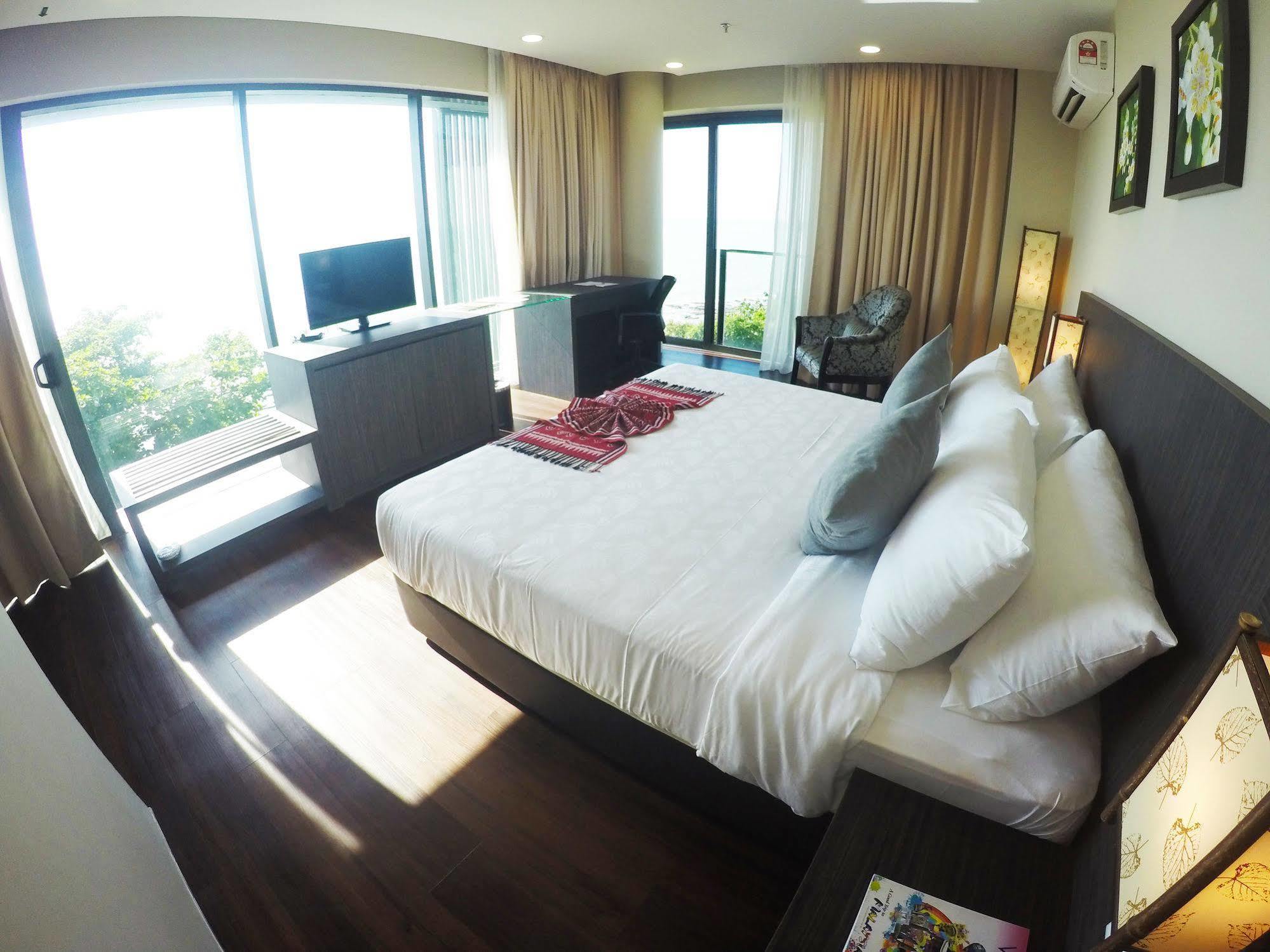 Samalaju Resort Hotel Бинтулу Экстерьер фото