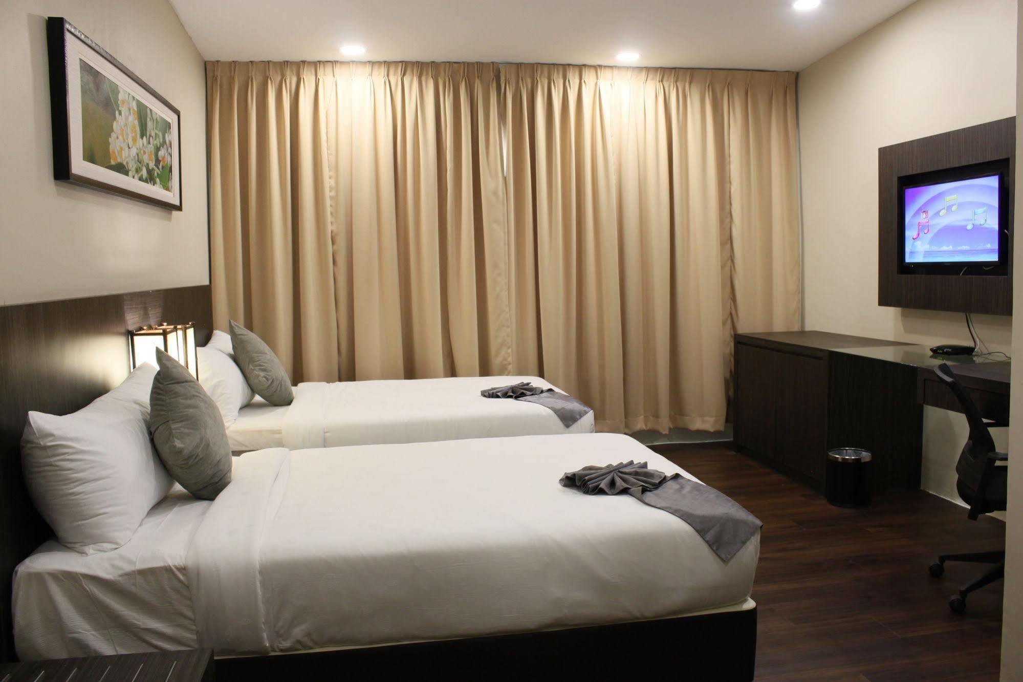 Samalaju Resort Hotel Бинтулу Экстерьер фото