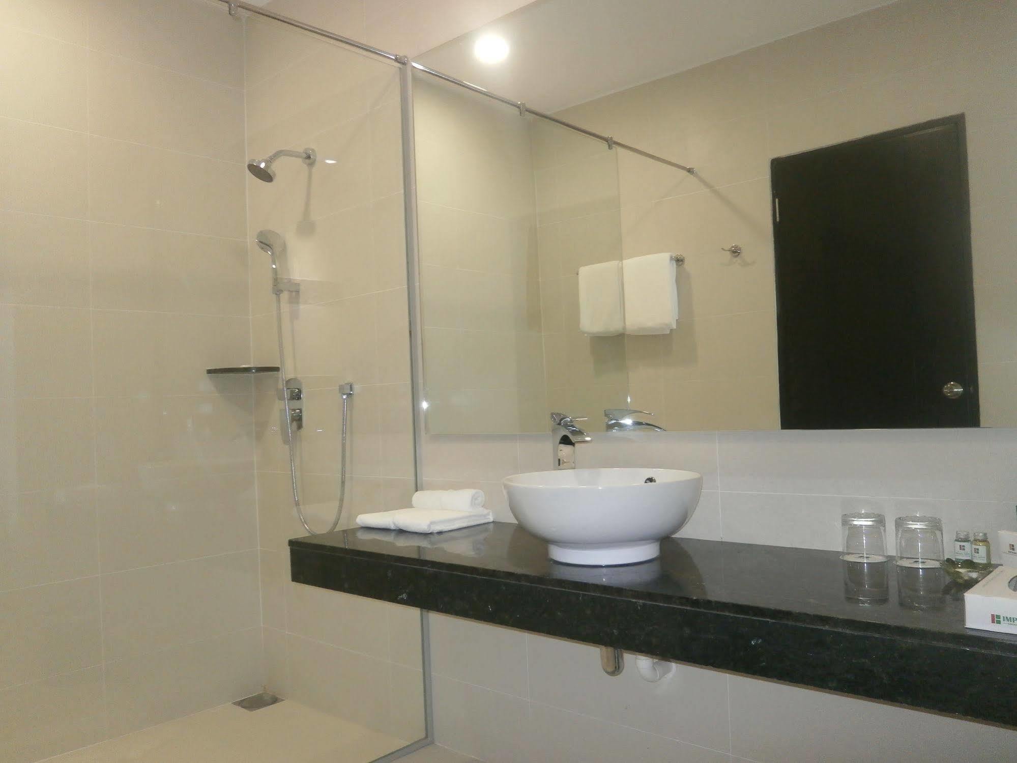 Samalaju Resort Hotel Бинтулу Экстерьер фото