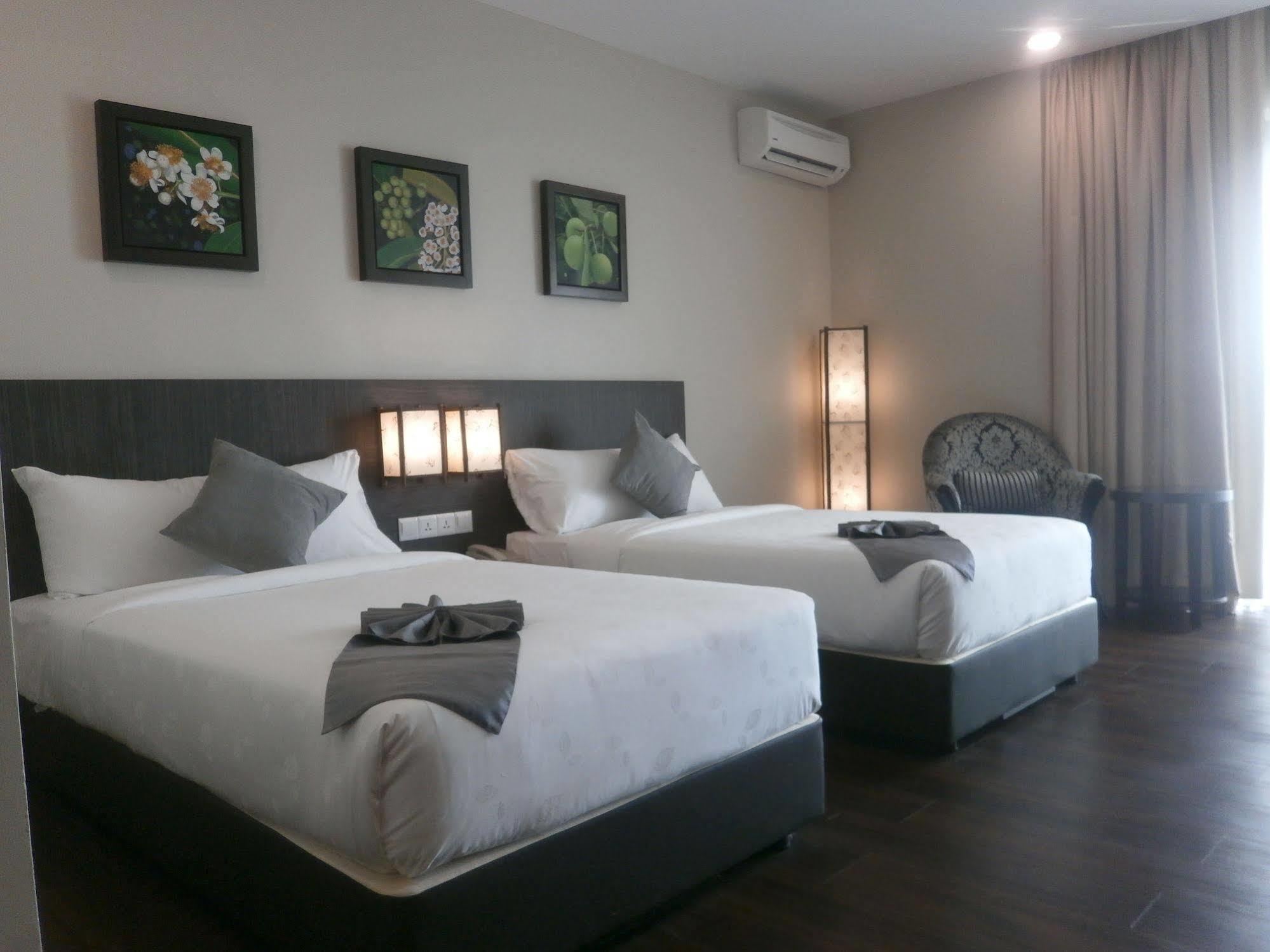 Samalaju Resort Hotel Бинтулу Экстерьер фото