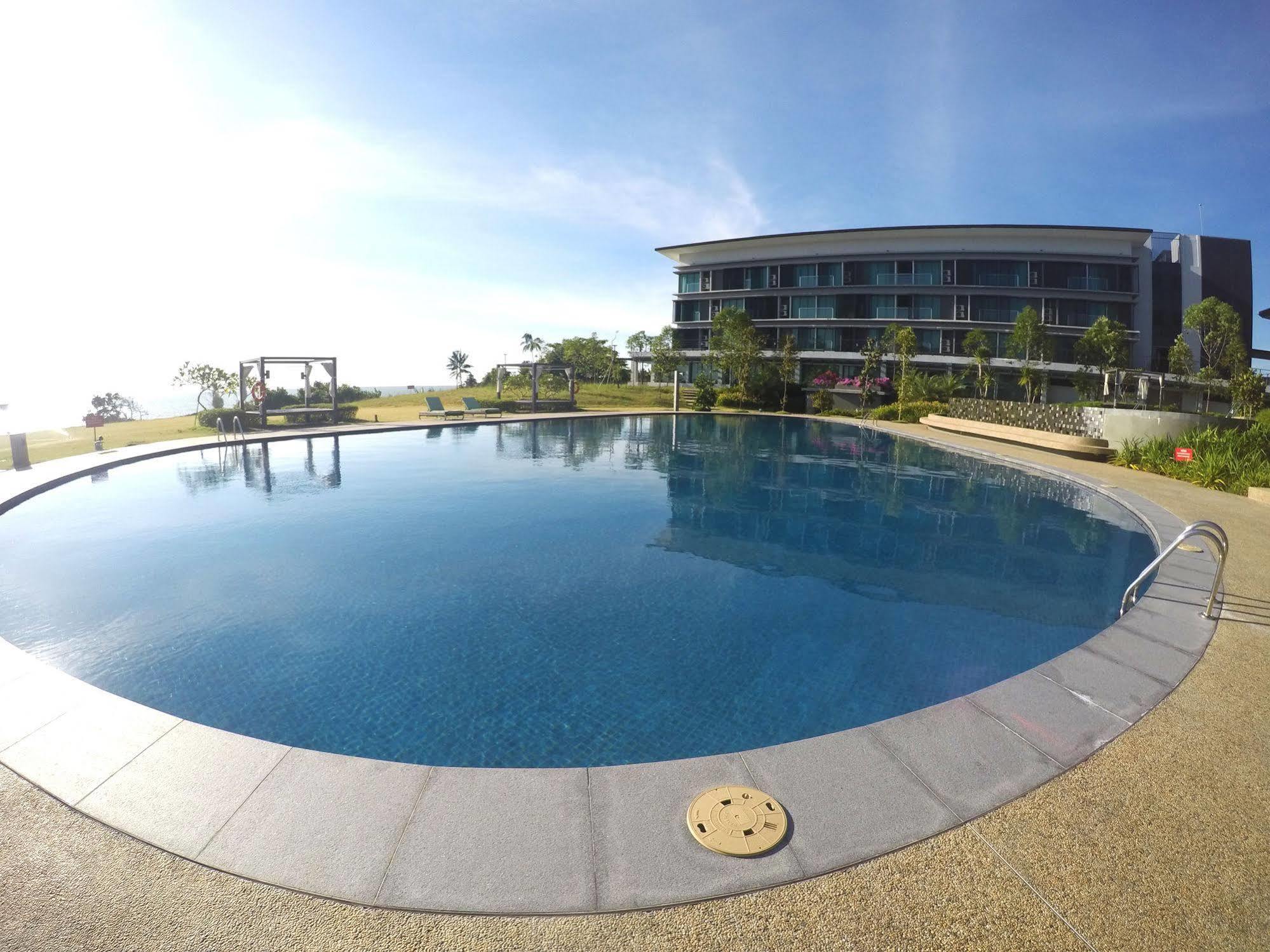 Samalaju Resort Hotel Бинтулу Экстерьер фото