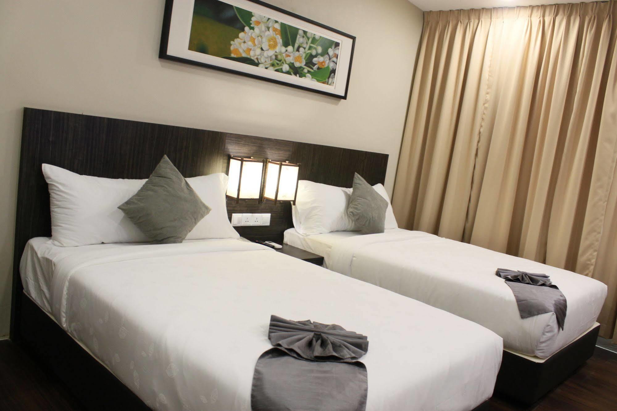 Samalaju Resort Hotel Бинтулу Экстерьер фото